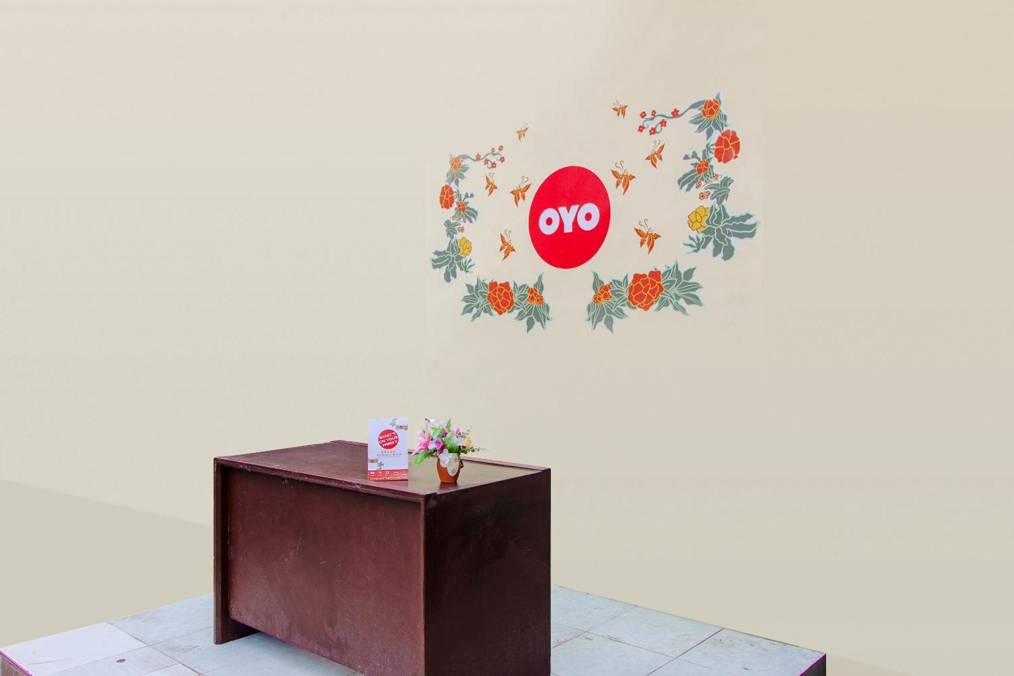 ホテル Oyo 1643 グランド モニカ Maguwo エクステリア 写真