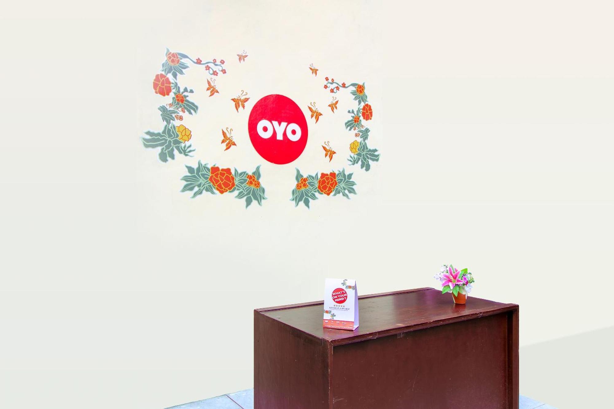 ホテル Oyo 1643 グランド モニカ Maguwo エクステリア 写真